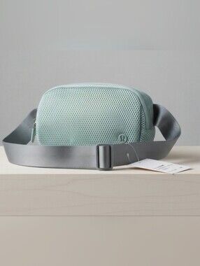 Lululemon Athletica Crater Blue Mesh Belt Bag with Gray Strap
